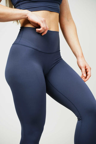 Blickdichtes, elastisches Material gibt dir volle Sicherheit bei jeder Bewegung – egal ob Squats, Lunges oder HIIT.