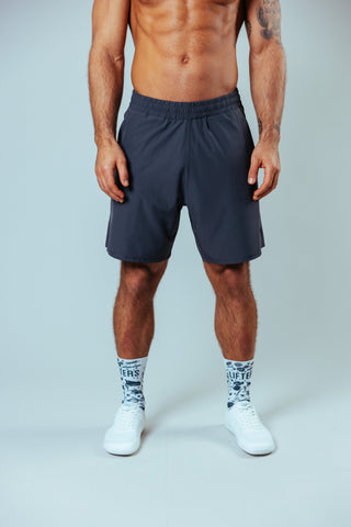4-Way-Stretch-Material und Seitenschlitze  verleihen dir maximale Flexibilität.