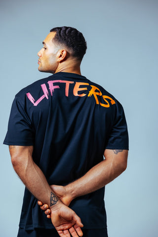 Leicht, schweißableitend und langlebig – dein Oversize-Shirt hält selbst die härtesten Workouts aus.