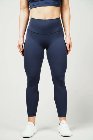 Die Leggings betont deine Kurven, hebt und unterstützt, damit du dich in jeder Bewegung selbstbewusst fühlst.