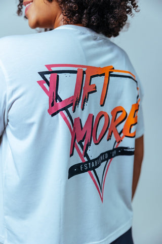 Mit dem freshen Print auf dem Rücken zeigst du, dass du bereit bist über dich hinauszuwachsen – mehr Power, mehr Style!