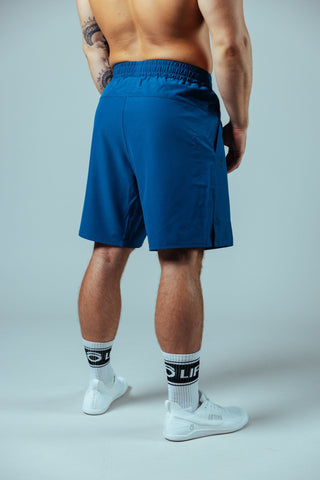 Die Raw Gym Shorts sind aus robustem, abriebfestem Material gefertigt, das selbst den härtesten Workouts standhält – für maximale Langlebigkeit. 