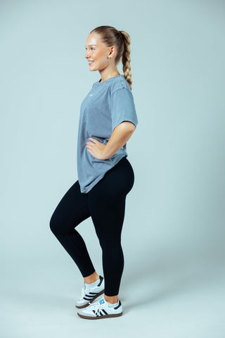 Athletin ist 1,60m und trägt die Größe XS.