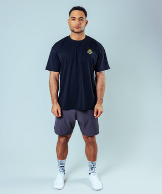 Die lockere Passform bietet dir volle Bewegungsfreiheit, ohne einzuengen – ideal für Lifting, Cardio oder als lässiger Streetwear-Style.