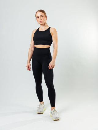 Volle Abdeckung in jeder Position – kein Nachjustieren bei Burpees & Overheads, mehr Fokus und schnellere Transitions.