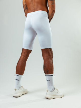 Das schnell trocknende Polyester hält dich trocken und kühl – für echten Stay-Dry-Komfort.