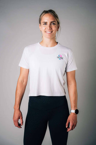 Das weiche TriBlend-Stoffgemisch fühlt sich super angenehm auf der Haut an und bleibt auch bei intensiven Workouts bequem.