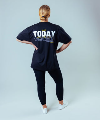 Perfekt für jedes Gym- oder Rest-Day-Outfit – ob mit Shorts, Jogger oder Leggings, dein Oversize-Shirt setzt ein Statement.
