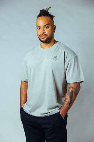 Perfect for any gym or rest-day outfit - whether with shorts, joggers or leggings, your oversized shirt will make a statement.
