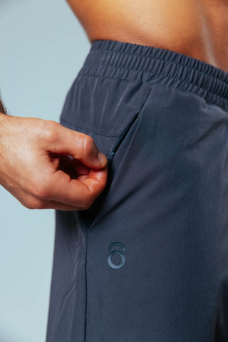 Versteckte Zipper-Taschen auf beiden Seiten, damit deine Essentials sicher verstaut bleiben