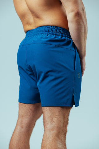 Versteckte Zipper-Taschen auf beiden Seiten, damit deine Essentials sicher verstaut bleiben.